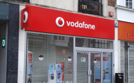 UK Officials Urge Vodafone to Spin Off Sensitive Operations Post UAE Deal