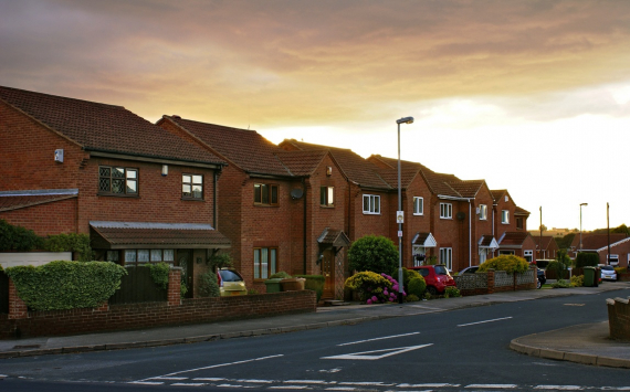 UK house prices rose in June: people start saving money