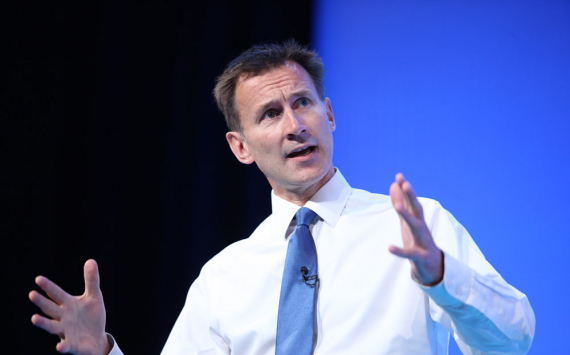 Hunt's Strategy to Reduce Civil Service Size Amid Growing Conservative Calls for Tax Reduction
