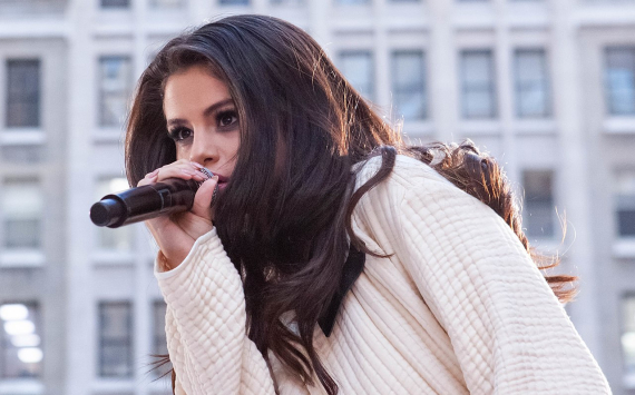 Selena Gomez Reflects on ‘It Girl’ Era with Fan’s Video